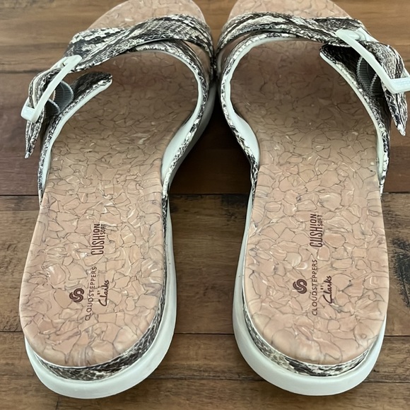 Clarks Cloudsteppers Snakeskin Sandals - Picture 4 of 9